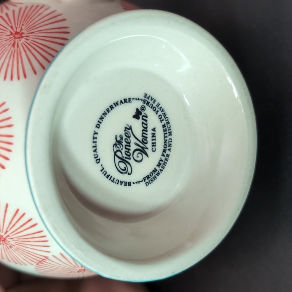 The Pioneer Woman Turquoise/Red Starburst Footed Happiness Mug. - Picture 6 of 8